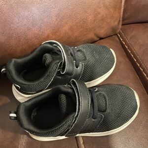 Black Toddler size 9 tennis shoes